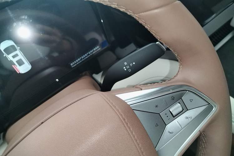 Used BYD Xia 2025 DM-i 1.5T 180km Beyond Edition Gear Lever