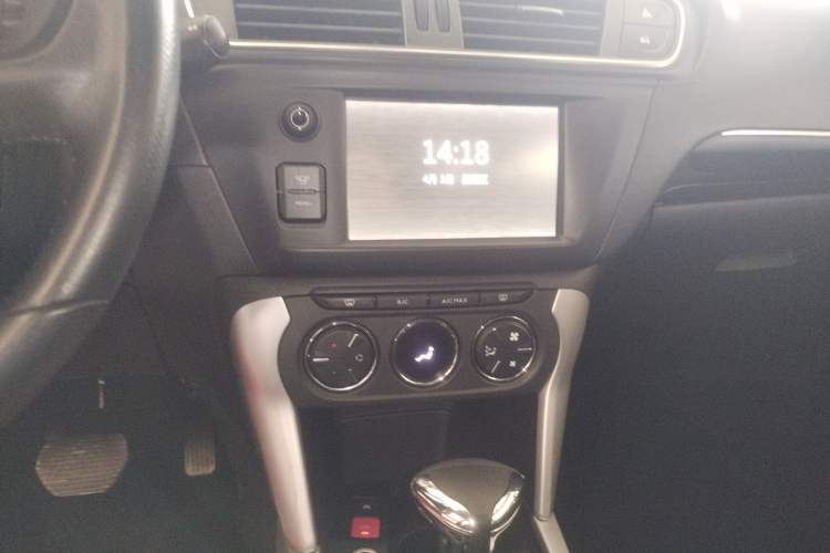 Used Citroen C3-XR 2015 1.6L Automatic Smart Version Audio And AC Panel