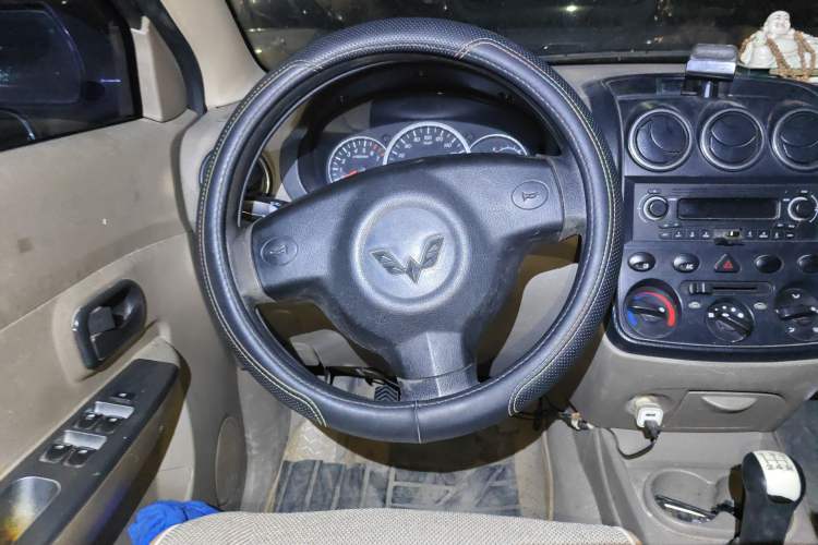 Used Wuling Hongguang 2013 1.5L Standard Version Steering Wheel