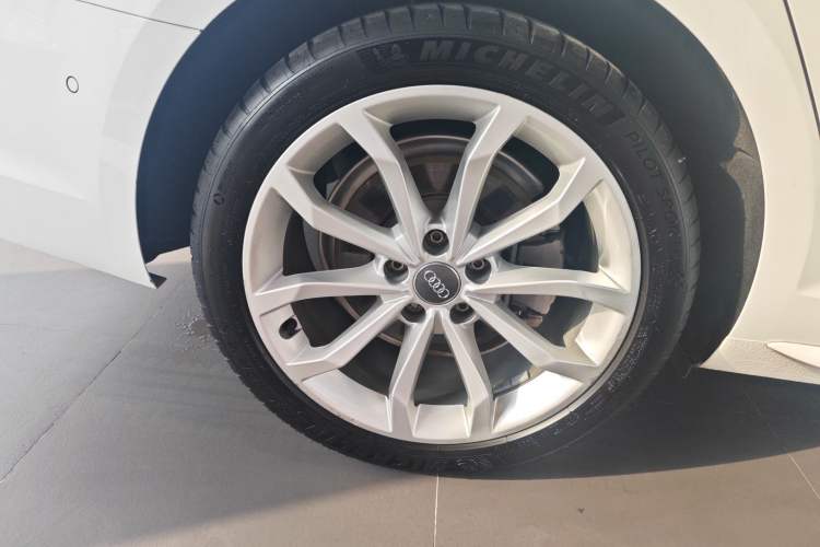 Used Audi A4L 2019 40 TFSI Fashion Edition China VI Emission Standard
