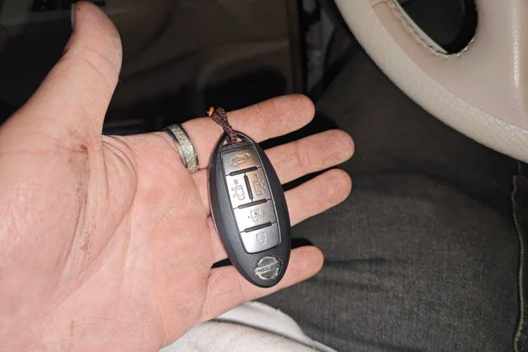 Used Nissan Quest 2015 3.5L SL Vehicle Key