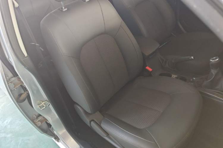 Used Great Wall Wingle 5 2021 1.5T Two-Wheel Drive "Dry Meal" Value Edition with an Extra-Long 1820mm Cargo Bed Equipped with GW4G15K Engine Right Front Seat