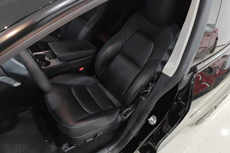 Used Tesla Model Y 2023 Rear-Wheel-Drive Version