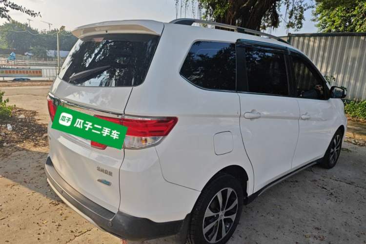 Used Venucia M50V 2017 1.6L XL CVT Luxury Edition
