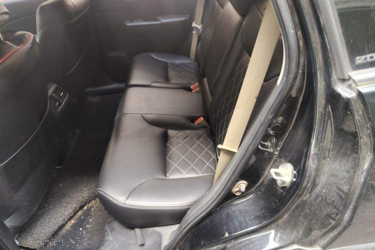 Used Honda CR-V 2015 2.0L two-wheel drive urban version
