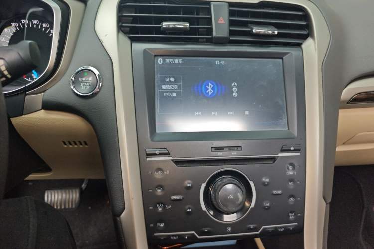 Used Ford Mondeo 2013 2.0L GTDi 200 Fashion Edition Audio And AC Panel