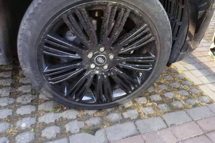 Used Land Rover Range Vogue 2021 3.0T P400 Gasoline Extended-Wheelbase European Specification Right Front Wheel Hub