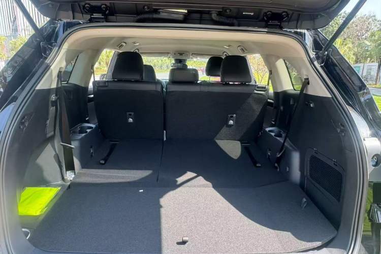 Used Toyota Highlander 2026 Model 2.5L Intelligent Electric Hybrid Dual-Engine Two-Wheel-Drive Elite Edition 7-seater Trunk