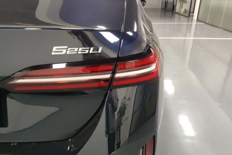 Used BMW 5 Series 2024 525Li M Sport Package