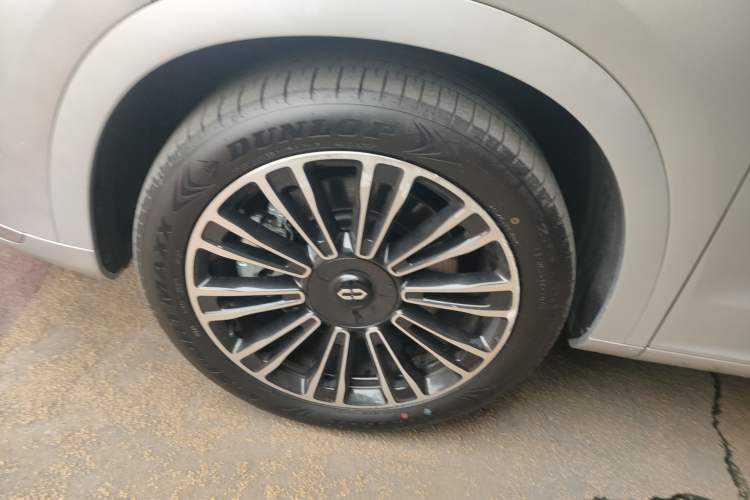 Used Hima AITO M7 2024 1.5T Intelligent Driving All-Wheel Drive Pro Version 5 Seats Ternary Lithium Battery Left Front Wheel Hub