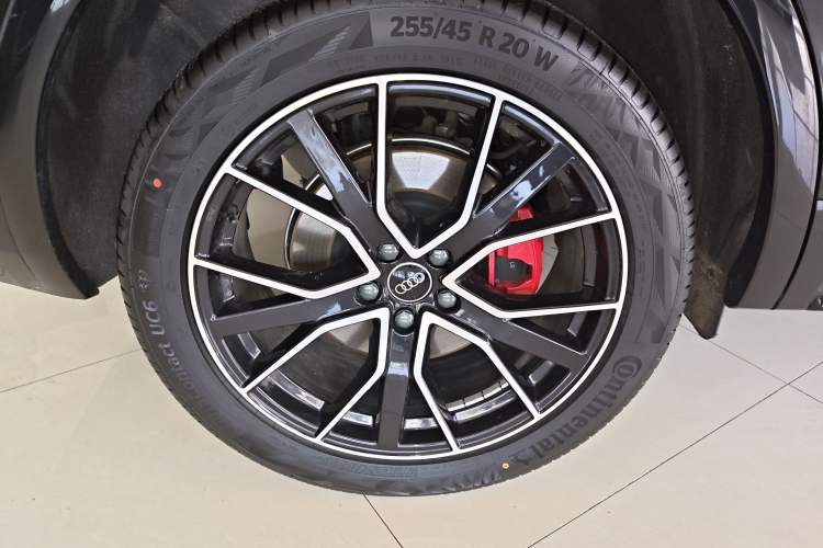 Used Audi Q5L 2025 quattro 45th Anniversary Edition 45 TFSI Luxury Dynamic Model
