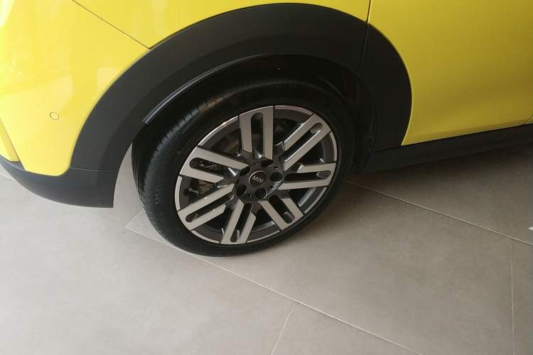 Used MINI 2025 1.5T COOPER Classic Edition Five-Door Version Exterior 5