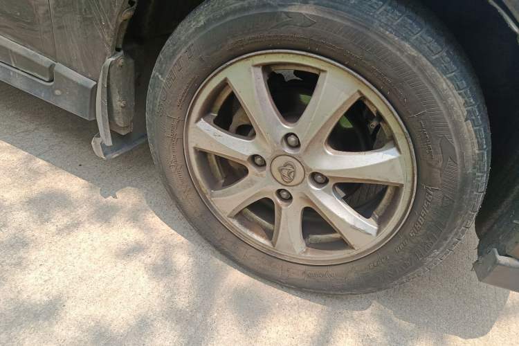 Used CHANGAN KAICHENG Ounuo S 2015 1.5L CNG Model Right Front Wheel Hub