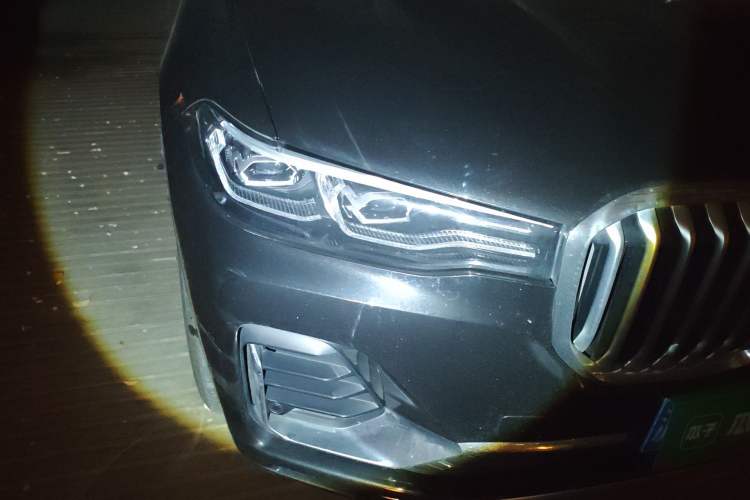 Used BMW X7 2020 xDrive40i Luxury Package with Leading Features Right Front Headlight