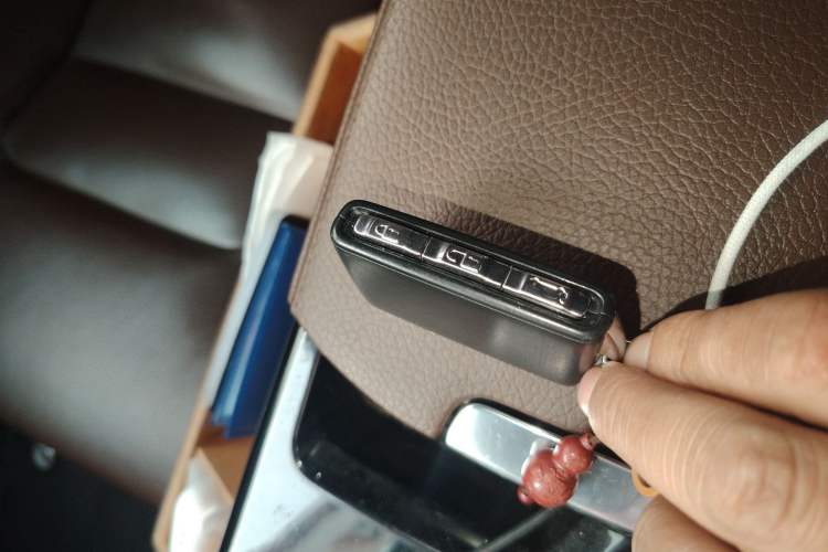 Used Volvo S90 New Energy 2021 T8 eDrive Hybrid Zhiyi Luxury Edition Vehicle Key