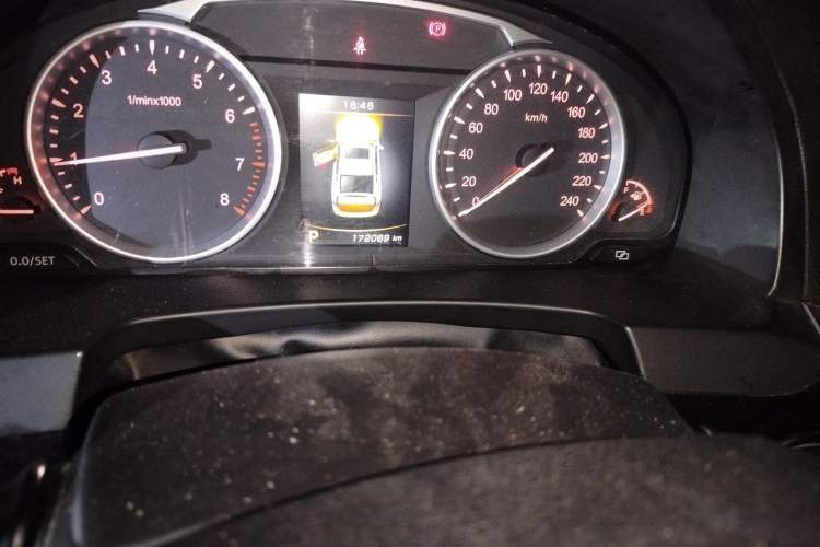 Used Geely Auto Emgrand GT 2015 2.4L Comfort Model Odometer Close Up