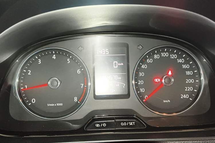 Used Volkswagen Lavida 2013 Revised Version 1.4 TSI Manual Comfort Edition Instrument Cluster