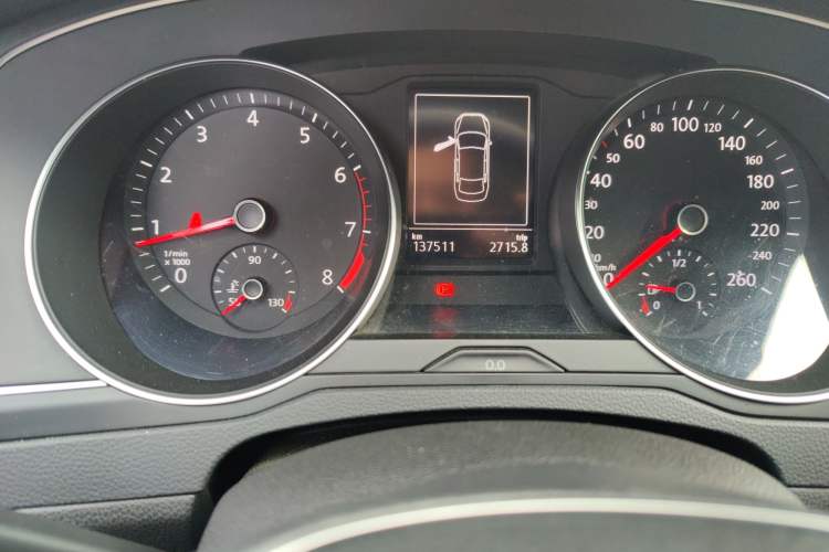 Used Volkswagen Magotan 2019 280TSI DSG Comfort Model China VI Standard Odometer Close Up