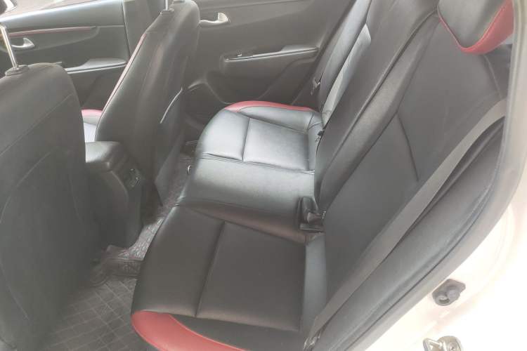 Used Kia KX Cross 2017 1.4L AT GLS Interior 4