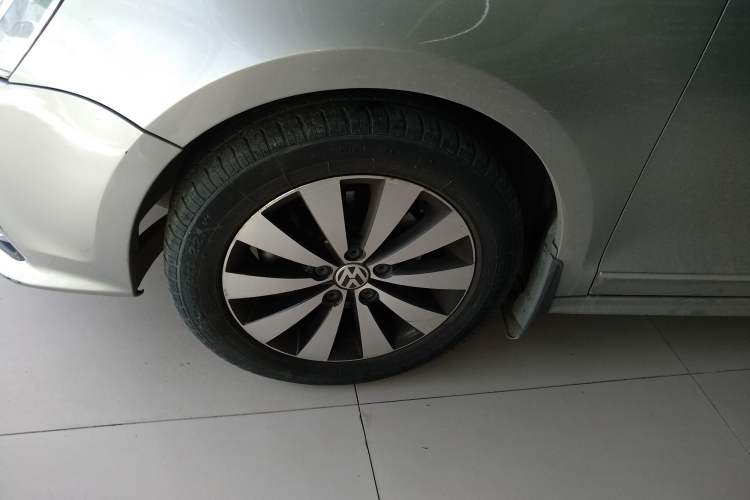 Used Volkswagen Sagitar 2018 280TSI DSG Comfort Model Left Front Wheel Hub