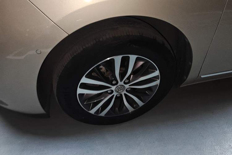 Used Buick GL8 2018 ES 28T Flagship Model China VI Standard