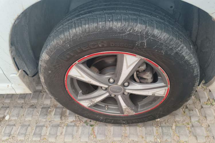 Used Haval H6 2016 Upgraded Model 1.5T Automatic Two-Wheel Drive Elite Version Right Front Wheel Hub