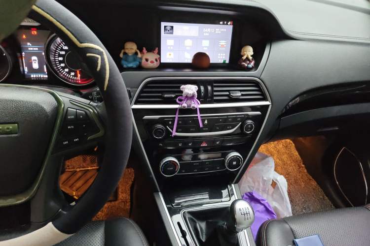 Used Leopaard CS10 2015 2.0T Manual Supreme Edition Audio And AC Panel