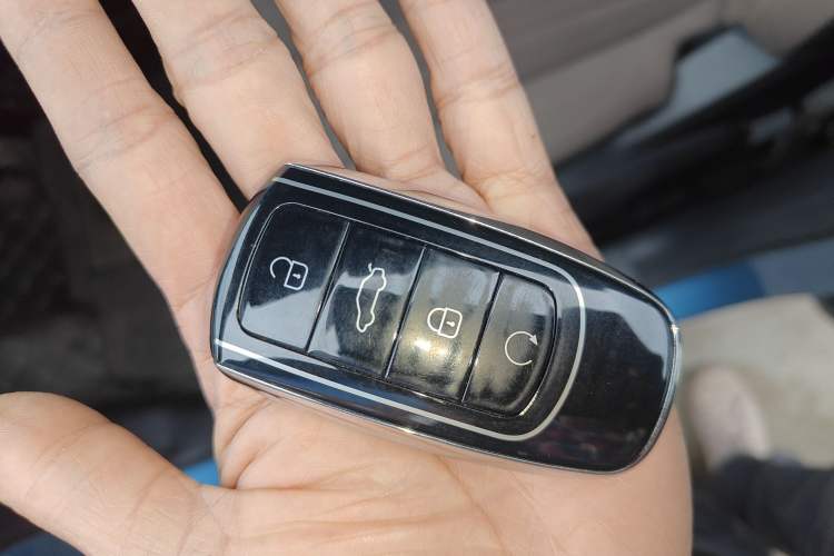 Used Chery Tiggo 8 PLUS C-DM 2025 1.5T 116 km Prestige Version 5 Seats