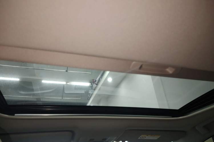 Used Toyota RAV4 2016 2.0L CVT Two-Wheel Drive Fashion Edition China V Standard Headliner