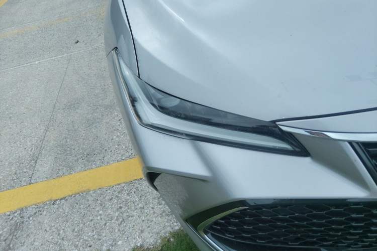 Used Toyota Avalon 2022 2.5L Luxury Edition Right Front Headlight