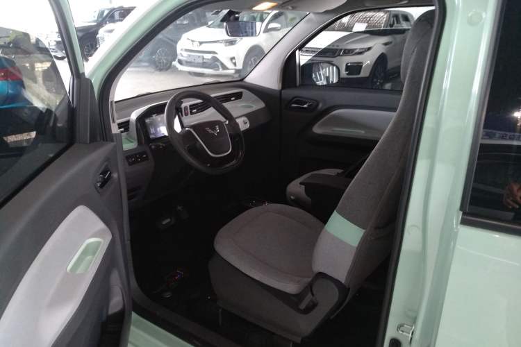 Used Wuling Hongguang MINIEV 2021 Macaron Premium Model – Lithium-NMC Left Front Seat