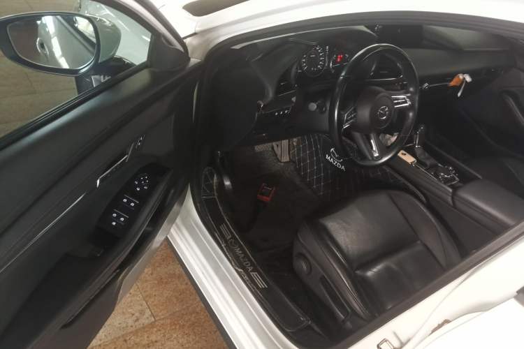 Used Mazda 3 Axela 2021 2.0L Automatic Zhiya Edition Driver Seat