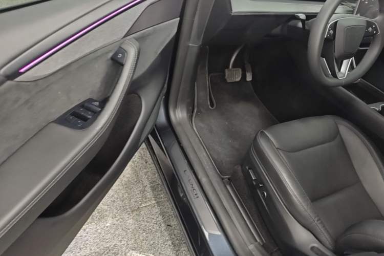 Used Tesla Model Y 2025 Long-Range All-Wheel Drive First Edition
