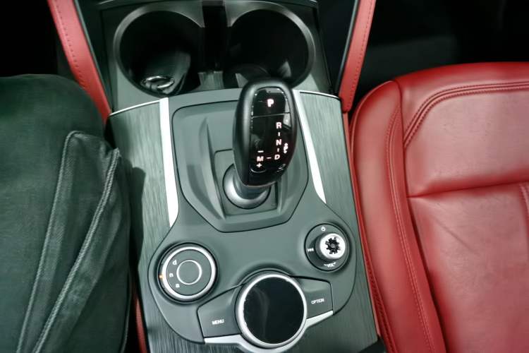 Used Alfa Romeo Stelvio 2017 2.0T 200HP Elite Edition
