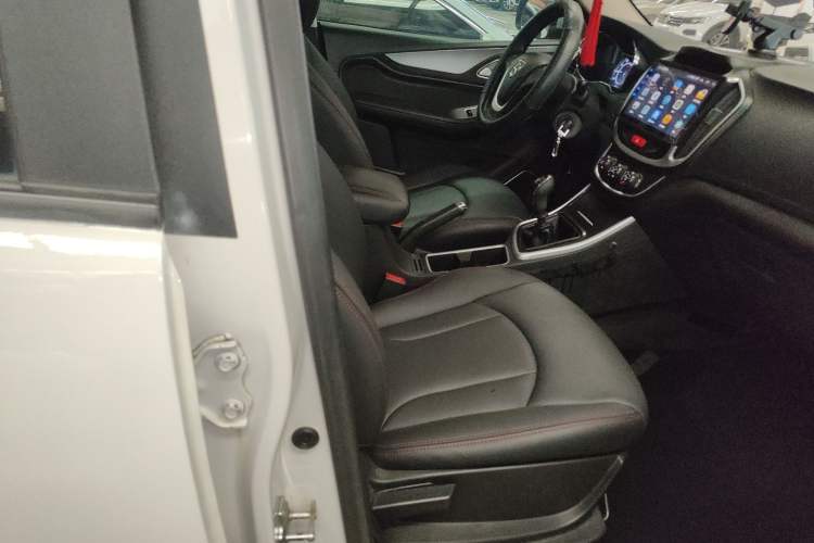 Used Baojun 560 2016 1.5T Manual Comfort Edition
