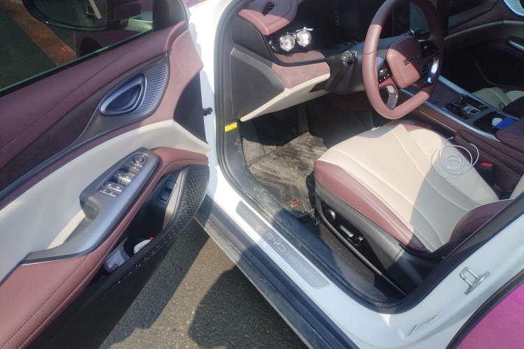 Used BYD Seal 2023 DM-i 1.5L 121km Prestige Model