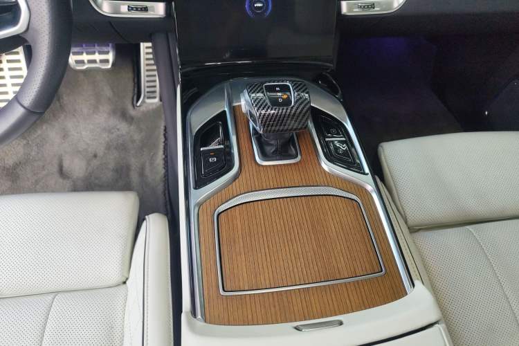 Used Hongqi E-HS9 2022 660 km Range Flagship Edition Four Seats