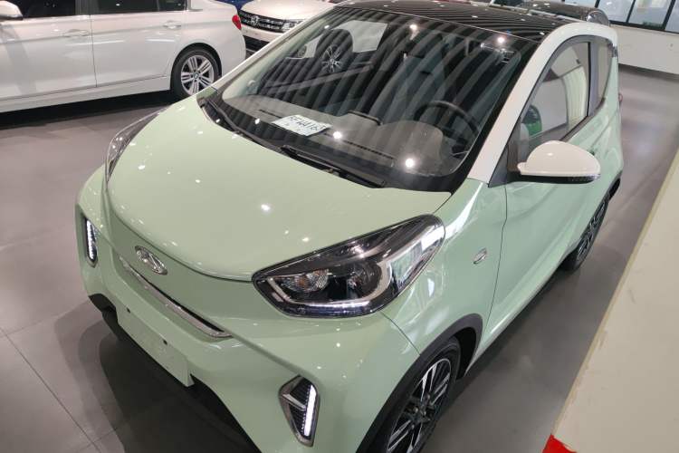 Used Chery Little Ant 2022 Revised Version Sweet Pink Edition Half-Sugar Version Lithium Iron Phosphate 30.7 kWh 30 kW 301 km