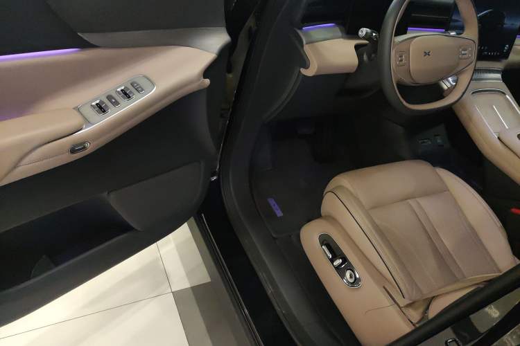 Used XPeng X9 2025 740 Ultra-Long Range Max
