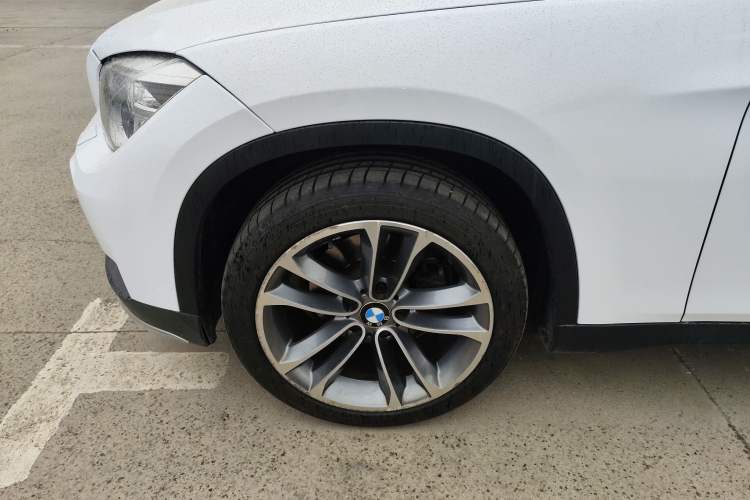 Used BMW X1 2015 sDrive18i Leading Edition
