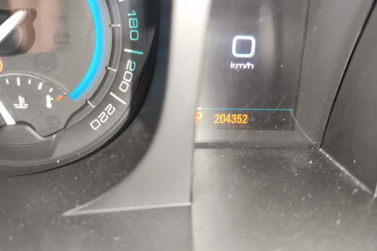 Used Buick GL8 2011 3.0L XT Luxury Business Flagship Edition Odometer Close Up