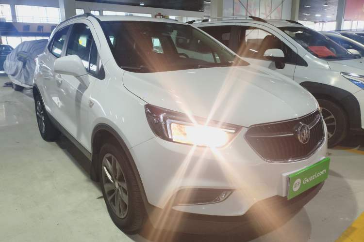 Used Buick Encore 2017 18T Automatic Two-Wheel Drive Urban Leading Model Front Right 45 Deg