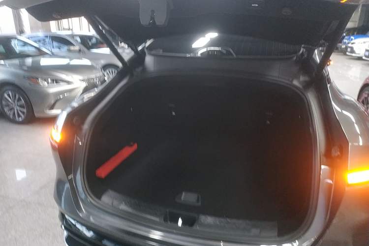 Used Avatr 06 2025 Max All-Electric Version