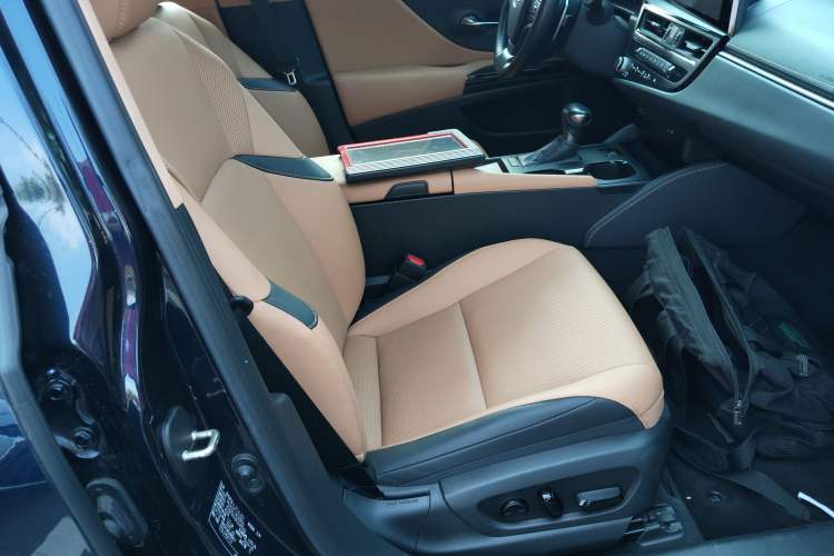 Used Lexus ES 2023 200 Excellence Edition