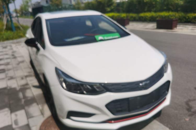 Used Chevrolet Cruze 2018 Redline 320 Automatic Pioneer Edition Front Right 45 Deg