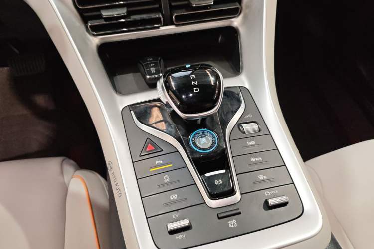 Used BYD Song Pro New Energy 2023 Champion Edition DM-i 71KM Leading Model Gear Lever