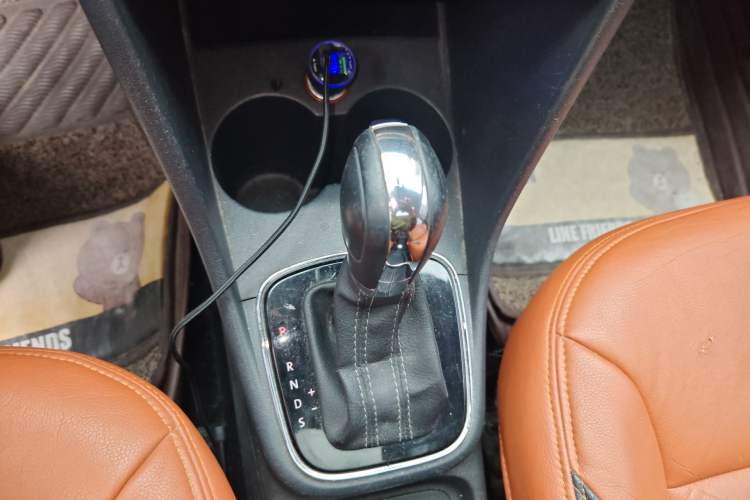 Used Volkswagen Polo 2014 1.6L Cross Polo Automatic Gear Lever