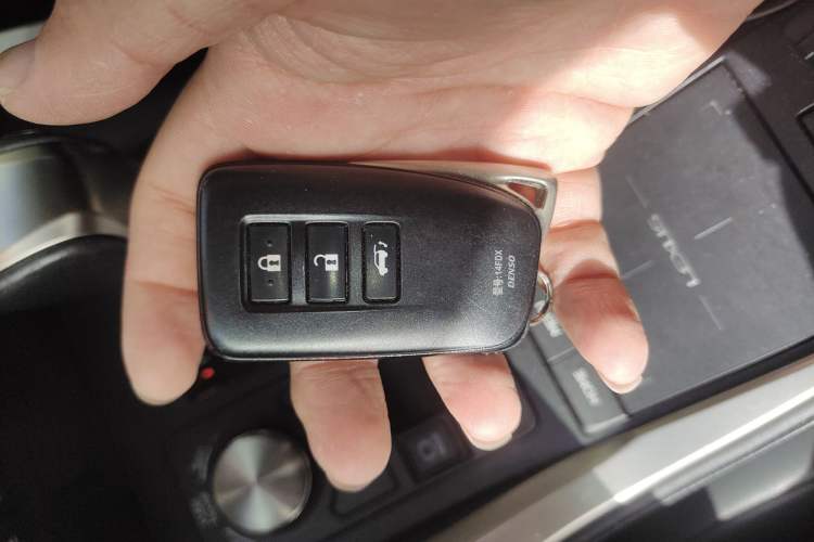 Used Lexus NX 2020 200 Front-Wheel Drive Vmotion Edition China VI Standard