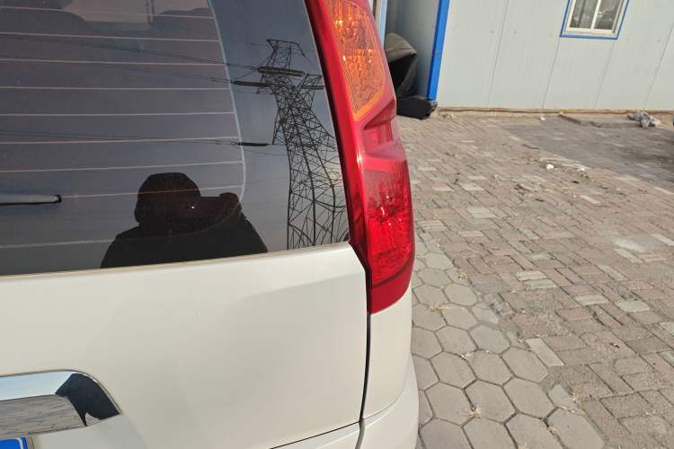 Used Dongfeng Fengdu MX6 2016 2.0L CVT Two-Wheel Drive Dream Edition
