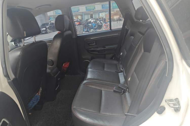 Used Haval H5 Classic 2015 2.0T Manual Two-Wheel Drive Elite Version
